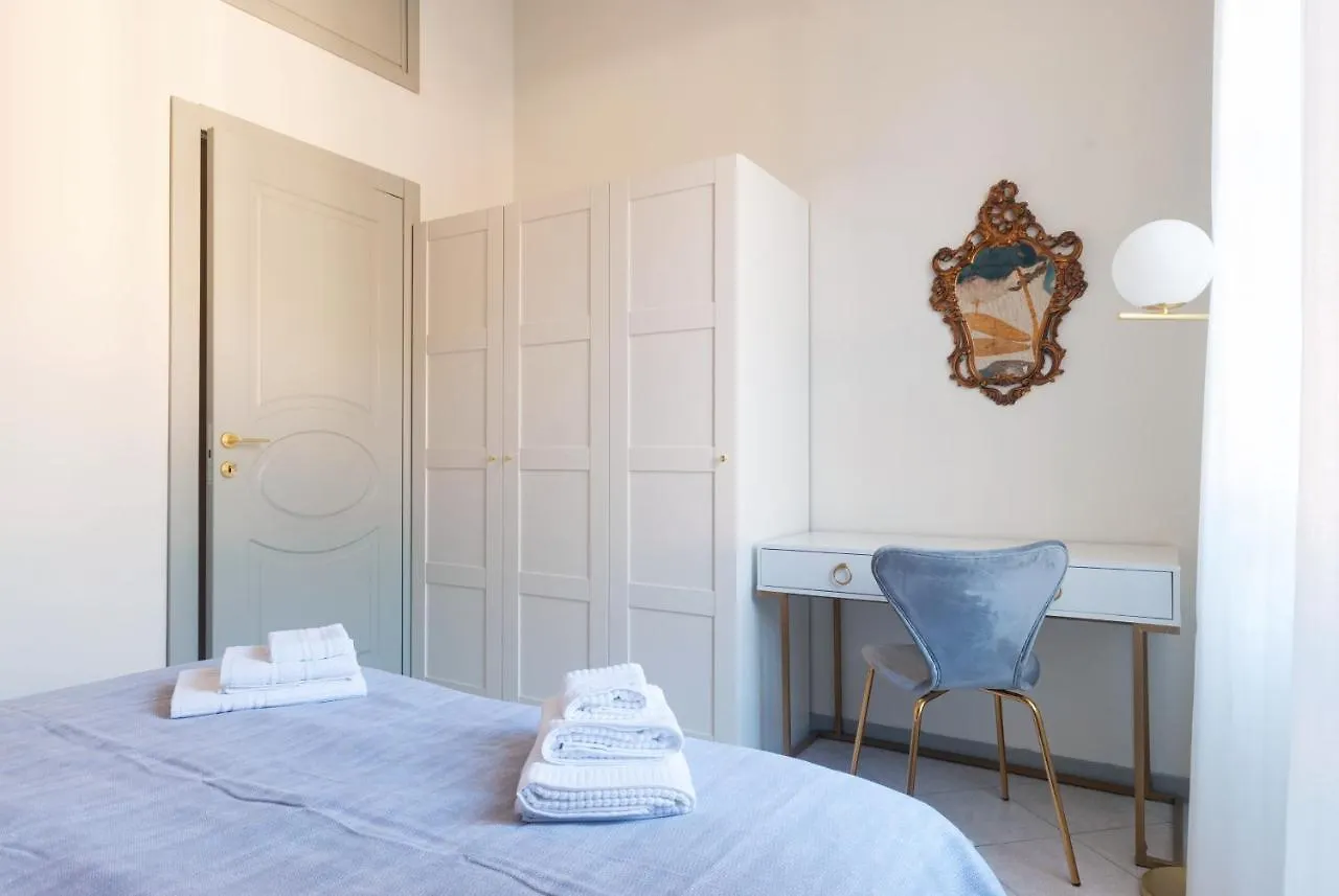 Vittani Palace - The Blue Apartment Como 0*,